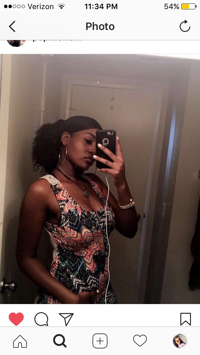 youngjumpah_'s tweet photo. And last but not least her notorious mirror selfies https://t.co/n4nKDPsJh0