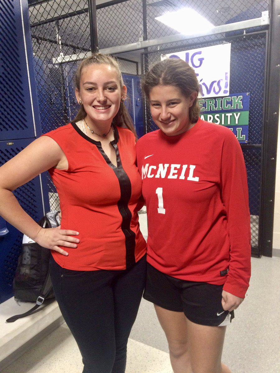 McNeilSerteen's tweet photo. @McNeilKeyClub A couple of SertoMAV Officer wearing red to support American Heart Association #GoRed #WearRedDay #GoRedForWomen https://t.co/BPwDT2I6D1