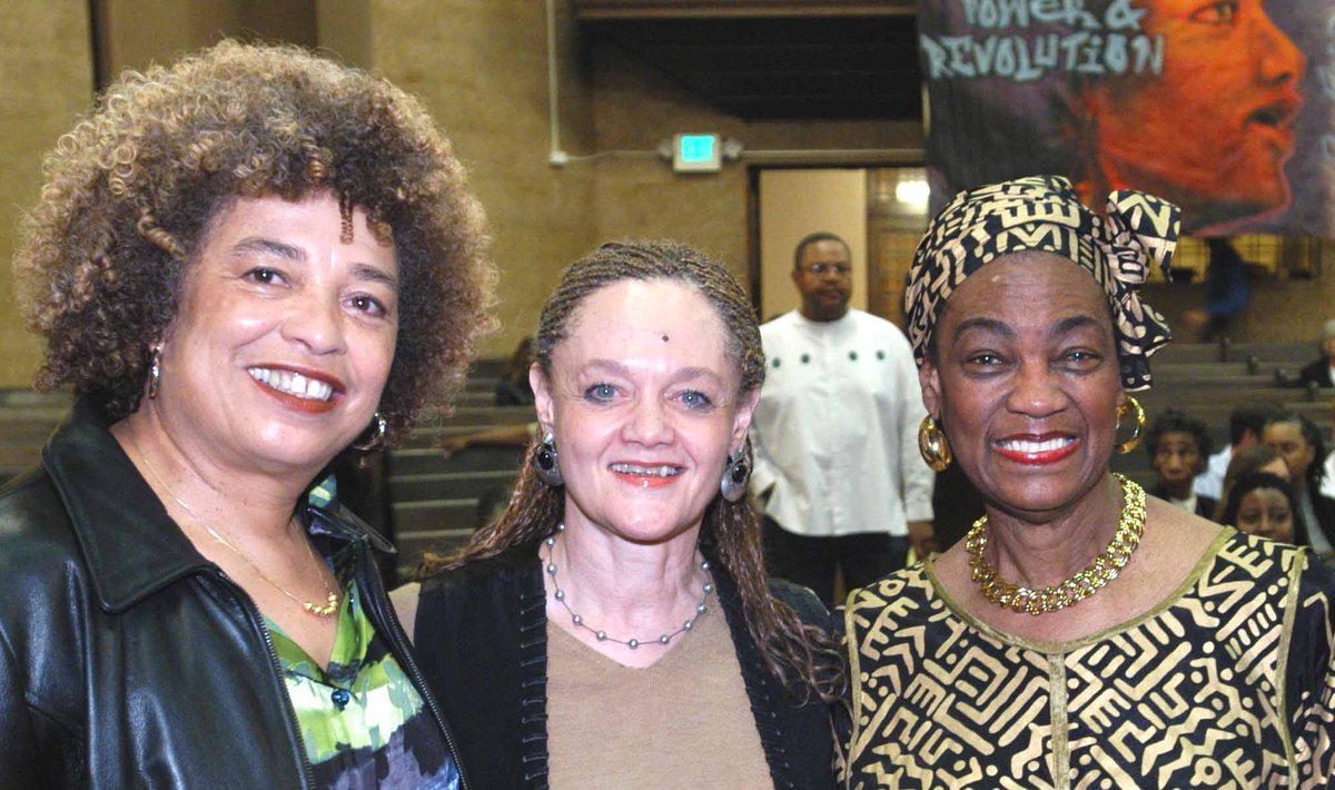 theNABWV's tweet photo. On Day 2 of #BlackHistoryMonth 2018, we honor an activism trifecta that exudes strength, grace, and intellect!
#AngelaDavis, #KathleenCleaver, and the late #MabelWilliams!!! https://t.co/ec5DbW7HX3