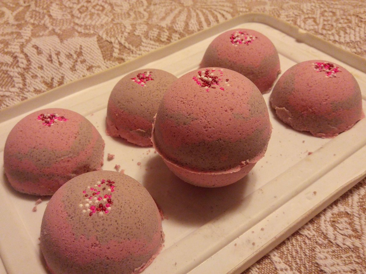 Feeling extra crafty and did up some #medicatedbathbombs used strawberry and chocolate scents.  #cannabathbombs #weedbathbomb #bathbomb #bathbombs #medicalcannabispatient #medicalcannabis #kushbabe #acmpr #cannabis #canadiancannabis #makeyourown