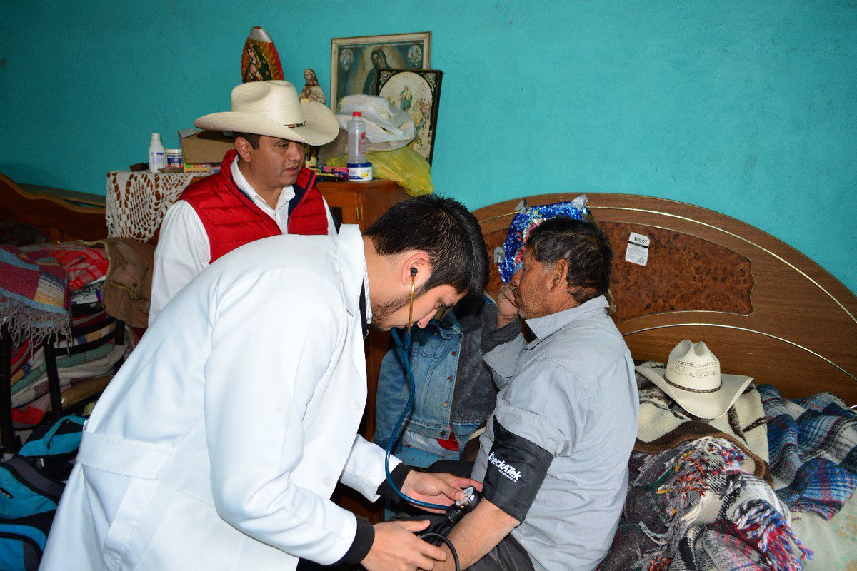 CastaosAdmon201's tweet photo. #Castaños
#EsfuerzoQueNosMueve 
El Alcalde y la Presidenta del #DIFCastaños2018 en el Ejido La Soledad y Palo Blanco con #BrigadasMultidisciplinarias, atendiendo el Área Rural. #VamosPorMás 
#FuerteCoahuilaEs @mrikelme @sam6604 @berino_jesus @JLunamena https://t.co/HvWgkkdKDb