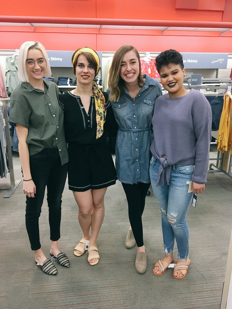 Already filled my basket with my #UniversalThread outfit choice from today’s fit session. SO excited for this new brand! #sellitALL 🎯🙌<a href="/BuffoSarah/">Sarah Buffo</a> <a href="/ckoivist/">Carly Anderson</a> <a href="/kaitward16/">Kaitlyn Ward</a>