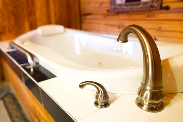 MeadowlakeRanch's tweet photo. Surprise your loved one with a romantic stay in a lakeside log cabin!

#valentinesday #suprise #romanticgetaway #romanticstaycation #lakesidelogcabin #tulsa #sandsprings #bedandbreakfasttulsa #meadowlakeranch https://t.co/AkL5fxftoU