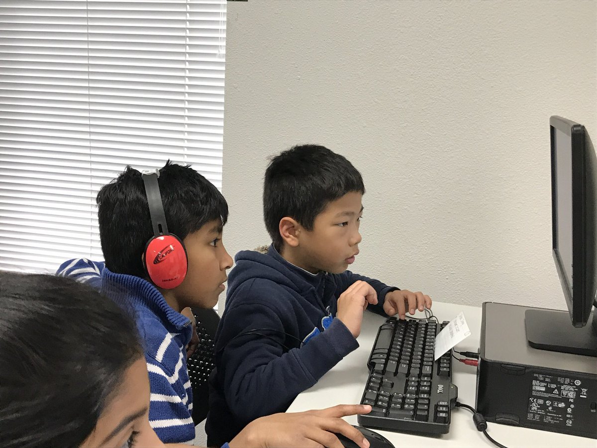 MsLShepherd's tweet image. Thank you to the 5th grade friends from @mrsfaundez ‘s class for coming to help us in the computer lab. #BuddyClass #CISDOurStory @DCEtrailblazers