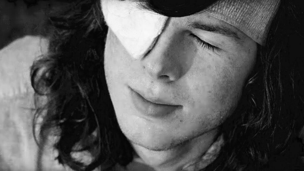 twd b&w (@garfielogan) on Twitter photo 