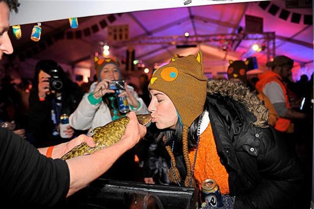 eel_pout's tweet photo. Have you ever 'kissed the pout'? 
#eelpout #poutfest #boldnorth https://t.co/7dhRkUvLKG