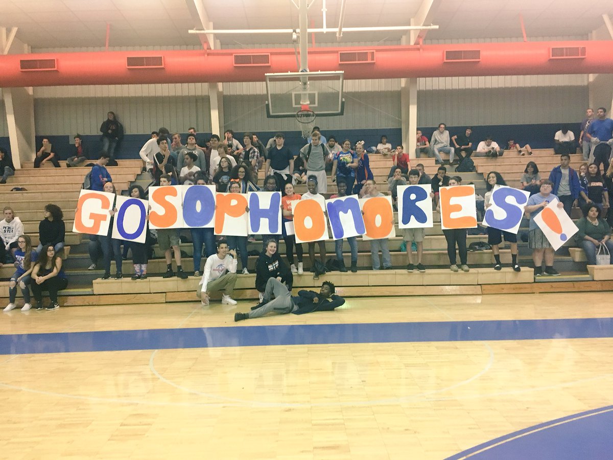 RHS_CO2020's tweet photo. @RHS_CO2020 So proudnto be a part of this class. Representing 2020!! #RamPride https://t.co/RfGfRK88aG