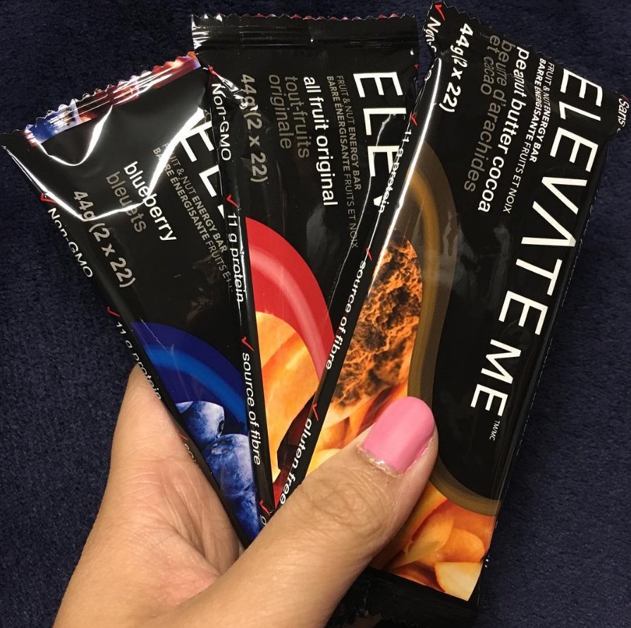 ElevateMeFoods's tweet photo. #SimplySnacky knows to pack an Elevate Me bar (or three) in her bag for naturally filling, gluten-free snacks to give her the energy to conquer her day! https://t.co/rTDTaNC2iz