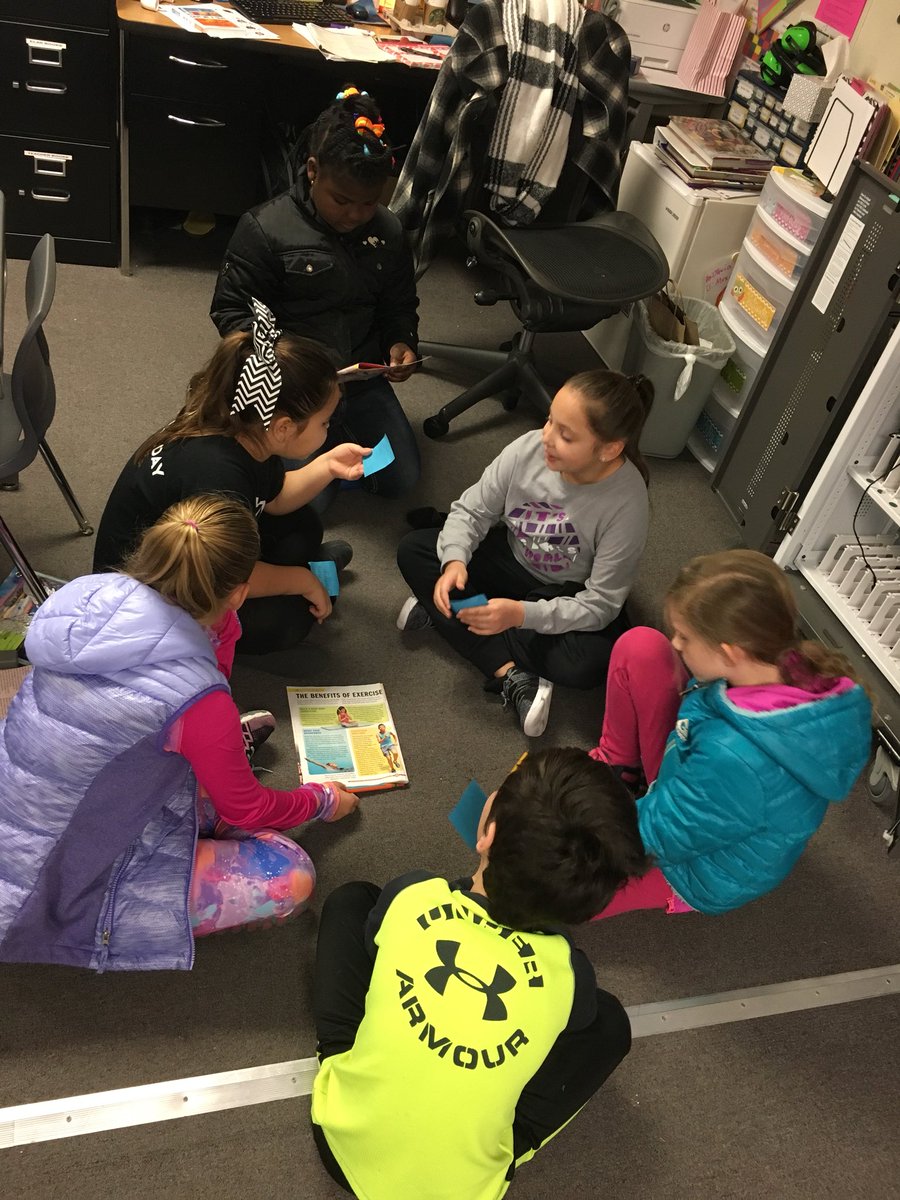 MsSimpson8's tweet photo. Main idea conversations! #mainidea #smartkids @FierceFolsom https://t.co/O3zjhMeFSh