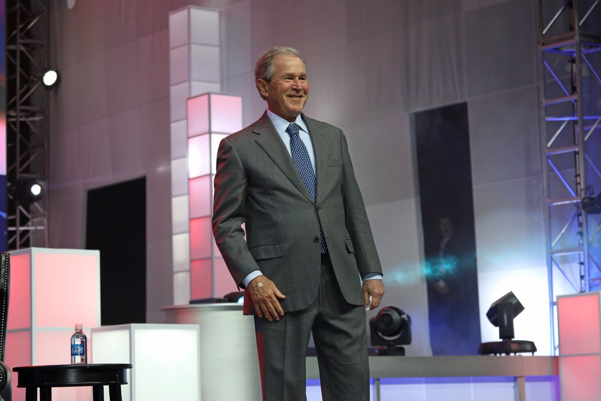 advocare's tweet photo. Our Chairman &amp; CEO Brian Connolly led a candid conversation with @georgewbush at AdvoCare National Success School #AdvoCare #SuccessSchool2018 https://t.co/018RIMreeR