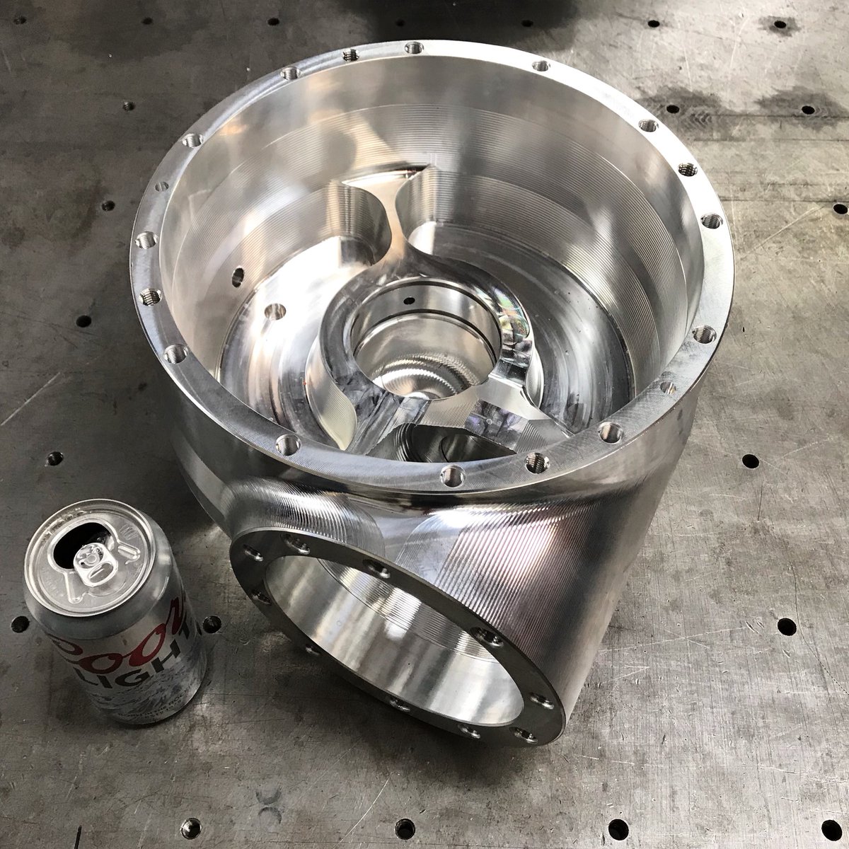 JohnCappa's tweet photo. Anyone wanna guess the starting weight of this aluminum 74Weld Ford 9/10-inch IFS/IRS differential housing? #slingingchips #whittlingmetal #74weld #ultra4 #ultra4racing #billetaluminum https://t.co/r7oDxoCVvm