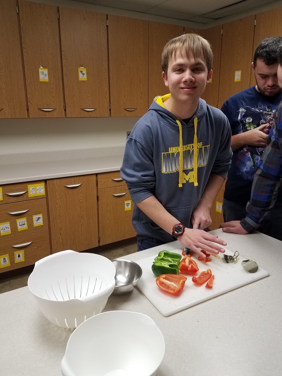 Lamphere_AT's tweet photo. Practicing cooking skills #wearelamphere https://t.co/QXS3kUZhtj