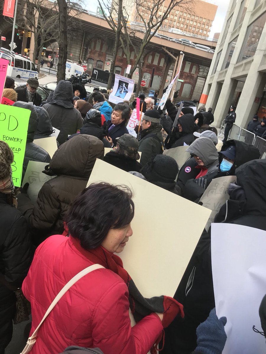 mikemccabe2010's tweet image. Community is upset with the lack of help from HPD in trying to get Bowery tenants back into their apartments after landlord at them evicted. Tenants are threatening a hunger strike in front of HPD office. Margaret Chin was nowhere to be seen. #fightdisplacement