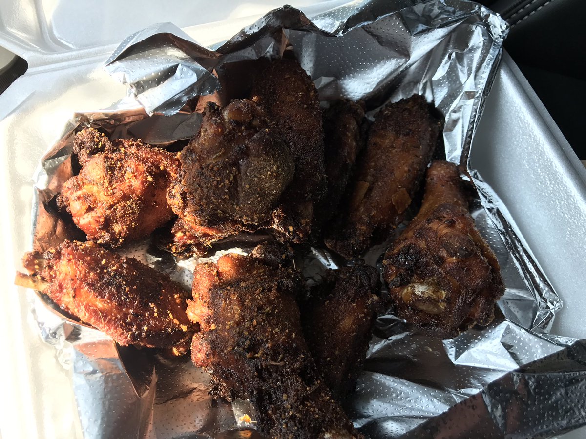 #FoodTipFriday. Great dry rubbed smoked wings <a href="/VelvetSmokeBBQ/">Velvet Smoke BBQ - Catering & Carry Out</a> in Harrison,OH. #LifeOnTheRoad.