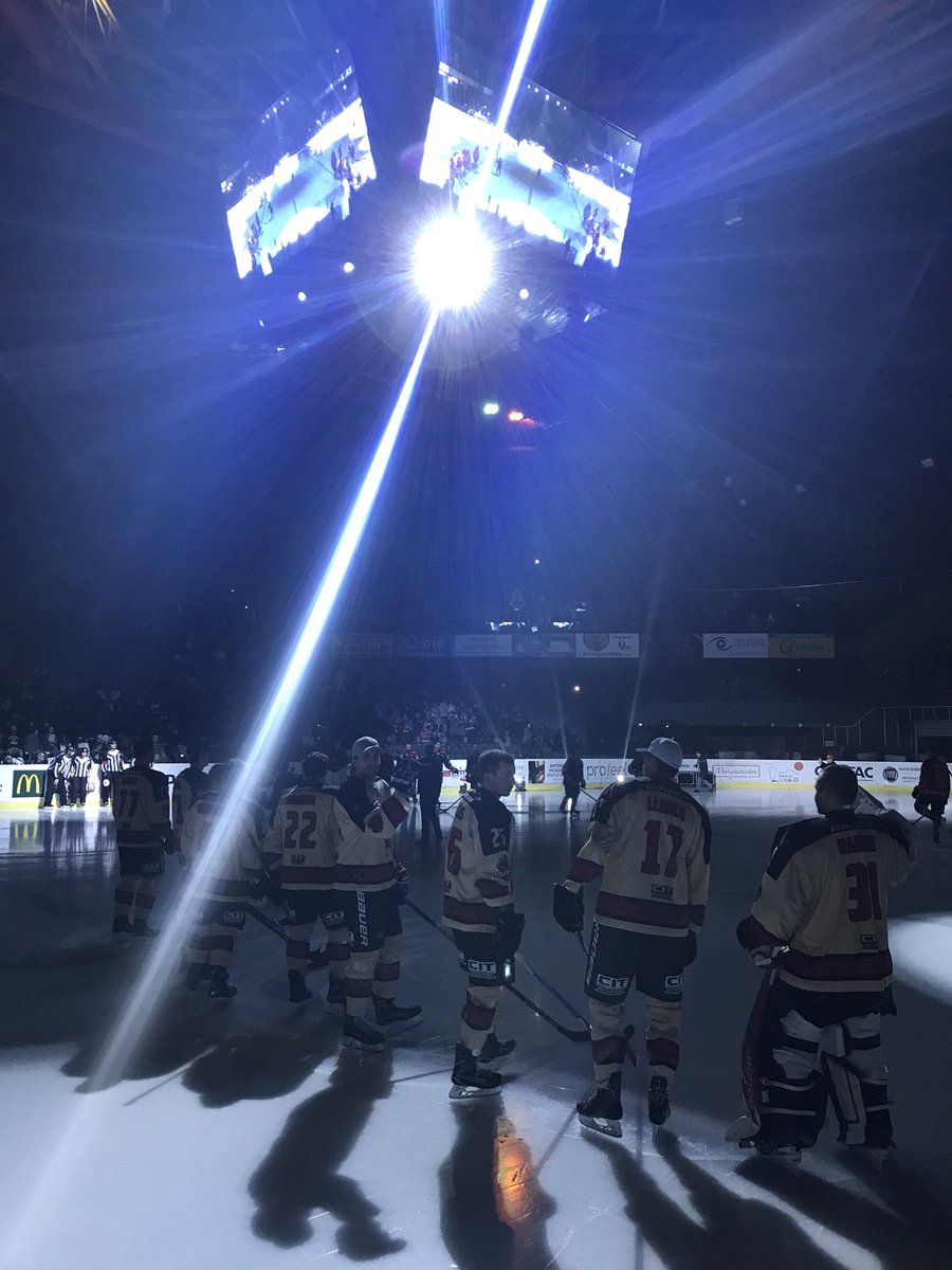 Merci à @AJPHockey <a href="/BoxersBordeaux/">Boxers de Bordeaux</a> <a href="/maxmoisand/">Maxime MOISAND</a> <a href="/MattBlond88/">Matthieu</a> pour cette superbe soirée ! Des 💫 plein les yeux !
Et bravo pour l’organisation de 1e classe #ASGSLM