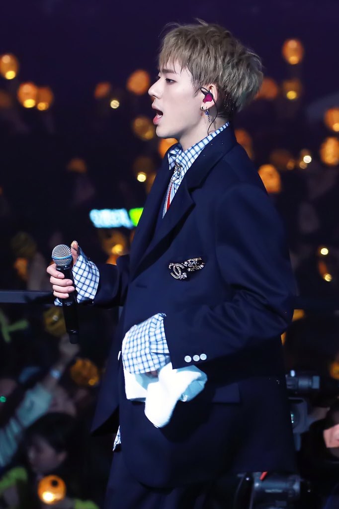 mostlyjihoon's tweet image. im stealing this but who can argue