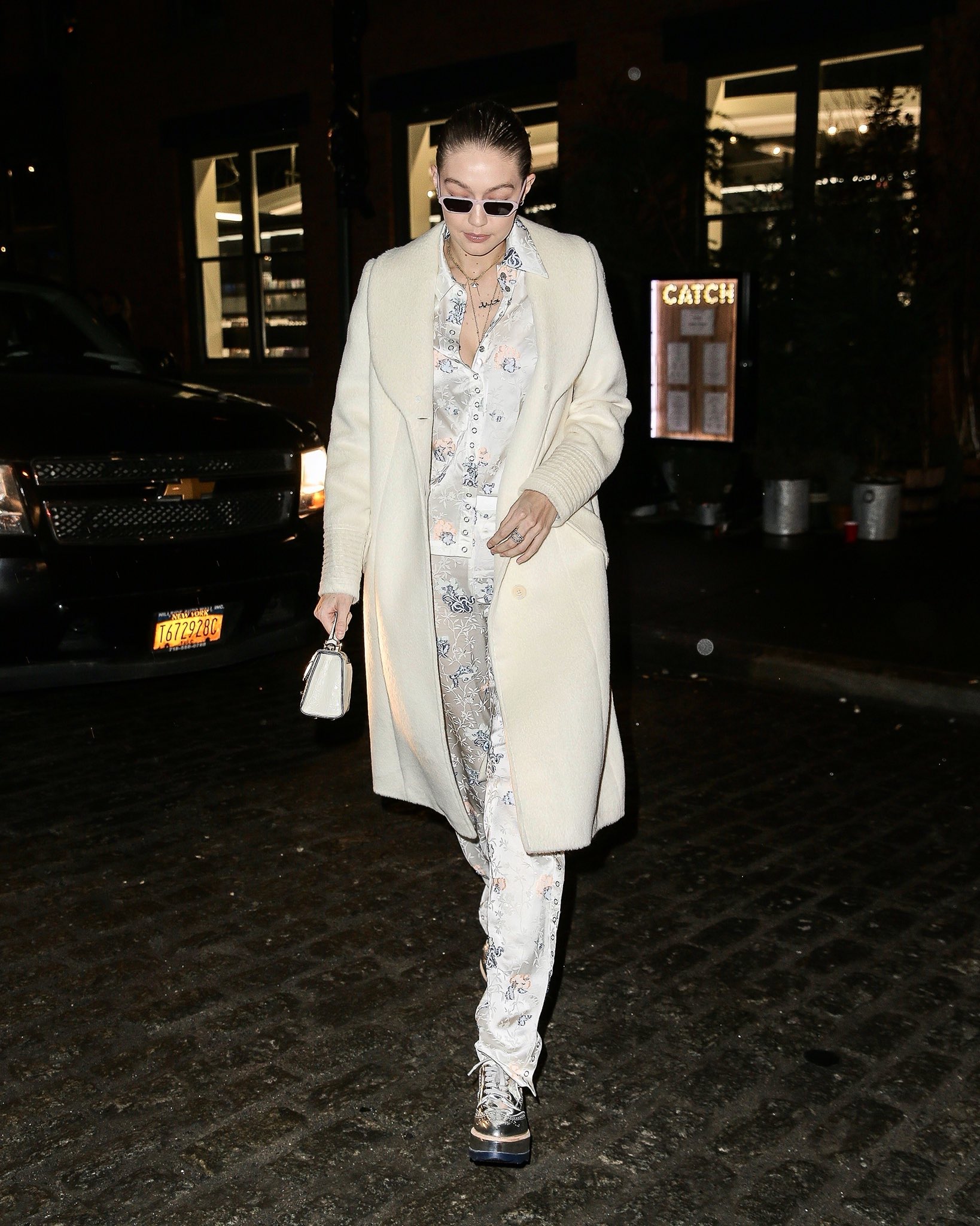 Gigi hadid white coat sale