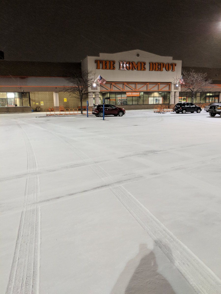 RobsonHilton's tweet photo. #NewEngland #THD #Snow #Somerville #GoMet . https://t.co/ELw4h5CPKp