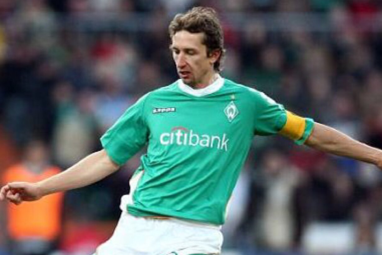 クラシカル Footista Twitter પર ブレーメンを影で支えたと言うにはあまりに影響力があるがcpのバウマンやフリッツ ヴィーゼらの貢献度 ただなんと言ってもアイウトン クラスニッチ ピサーロ クローゼ ハント 誰が出ても崩しのビジョンを