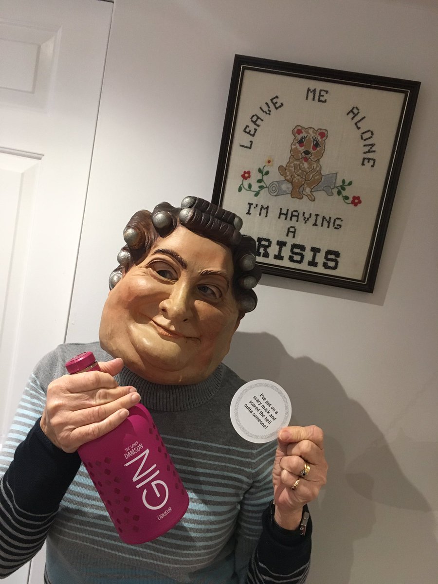 OfficialSpill_'s tweet photo. This is #justwrong on every level 🤣😱#toomuchdrink #gin #drinkinggames #scarymask #horror #cards #wrong 😱#spill https://t.co/G31t9m852M