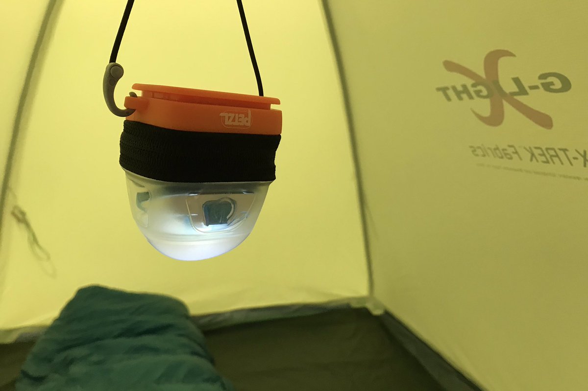 石井スポーツ ヨドバシ博多店 ランタン 無くても 快適なテント泊 ぺツル ノクティライト ティカやアクティクなどのぺツル社製のヘッドライトに対応したケース兼ランタンです バンド部分を折りたたんで綺麗に収納でき スイッチもストレス無く