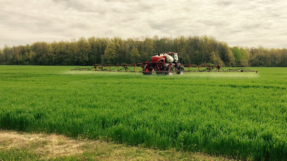 DeVriesFarms's tweet photo. Looking to hire an equipment operator for spring. 
905-651-4357 https://t.co/IqrNSDNCMM