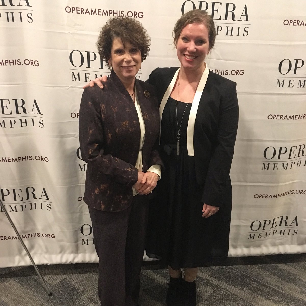 lauramfenton's tweet photo. A night out at the opera with Mommy! #TheItalianGirlInAlgiers #OperaMemphis @operamemphis https://t.co/hwlFCYnY4J