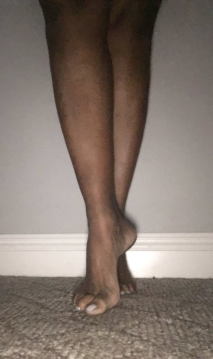 GingerGoFigure's tweet image. Foot fetish Friday anyone? #footfetish #foot #footfetishFriday #FFF #QueenHoodoo