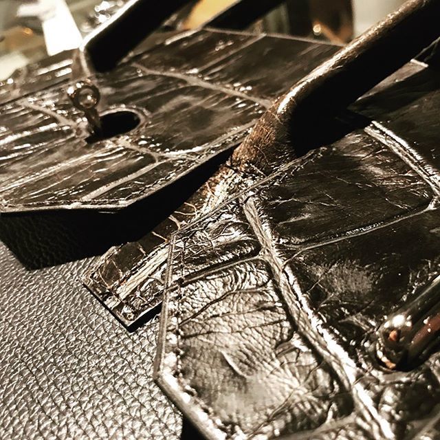 Metaforros's tweet photo. Delicious complementing textures. @halidurham fabulous choice! #bespokesoap #bespokebag https://t.co/4qhtsL7rIx