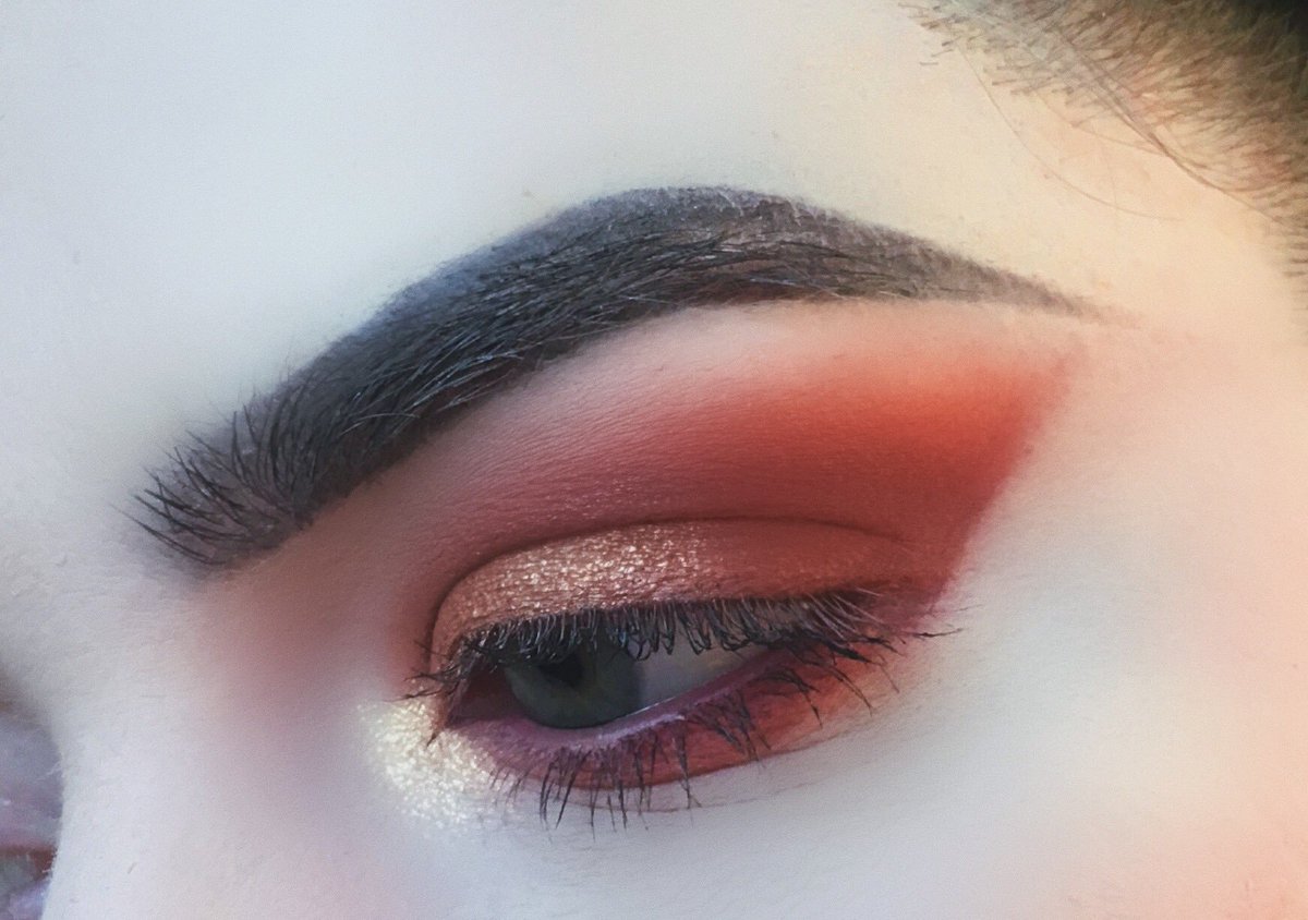 hvliee's tweet photo. 4 looks from @MorpheBrushes #35O2 ❣️ #morphe Check out my Instagram @haliexdeniomakeup for more ❣️ https://t.co/DQHMsvYRps