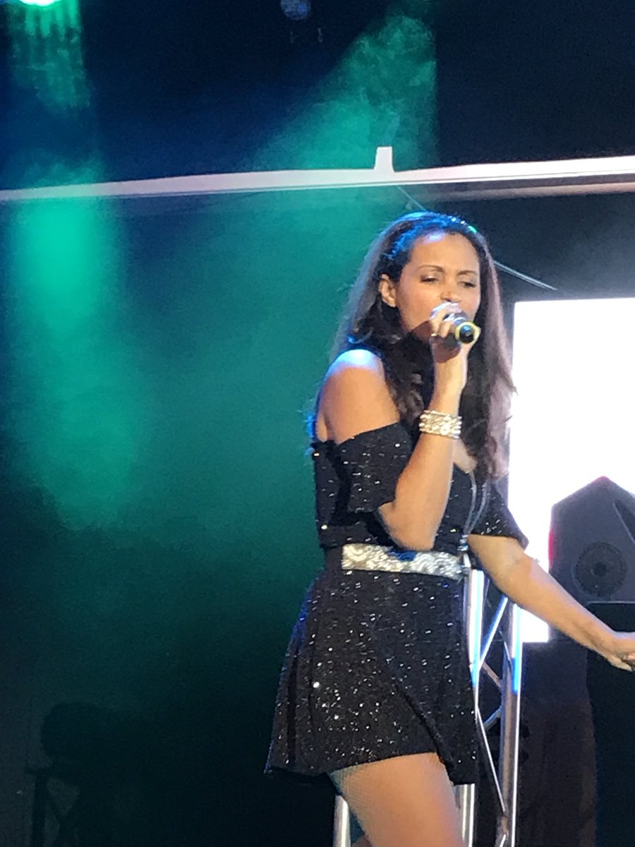 popsmith's tweet image. @HoneyzOfficial we’re amazing tonight. Very happy I finally got to see them live! #DefinitelySomething #StepsWeekendOnTheDancfloor #ButlinsMinehead