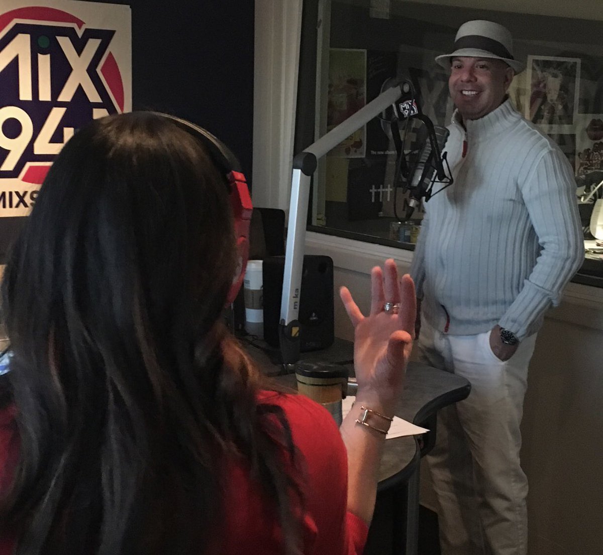 andreramirez559's tweet image. Special Guest on 94.1 The Mix! Eagles vs Patriots Super Bowl Predictions!
#cbsradio #bettingtips