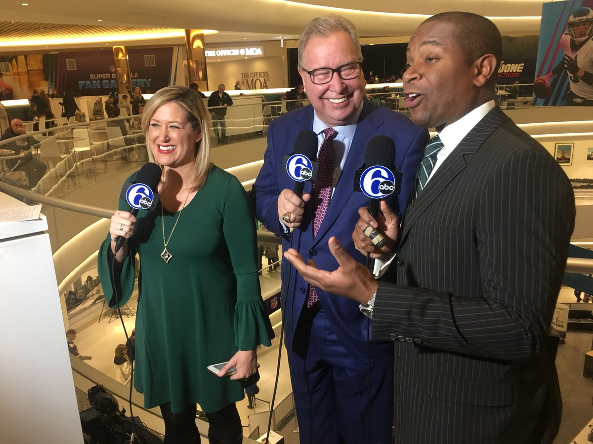 JawsCEOQB's tweet photo. I’ve had so much fun with @6abc this season! One final step on Sunday! 

By the way, if you get a chance to visit @mallofamerica please do so! It’s an amazing place! 😎

#FlyEaglesFly #SuperBowlLII  #BoldNorthMOA #Eagles https://t.co/5DJF6FPS1Z