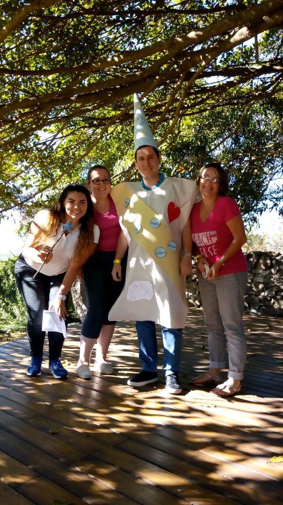 tatiVaVi's tweet photo. Disfrutando cada momento! #SantaTeresa2 @melual1 @wralpizar @tanyarojasperez @JamMatamoros #AulasPro https://t.co/f6hReJyxOD