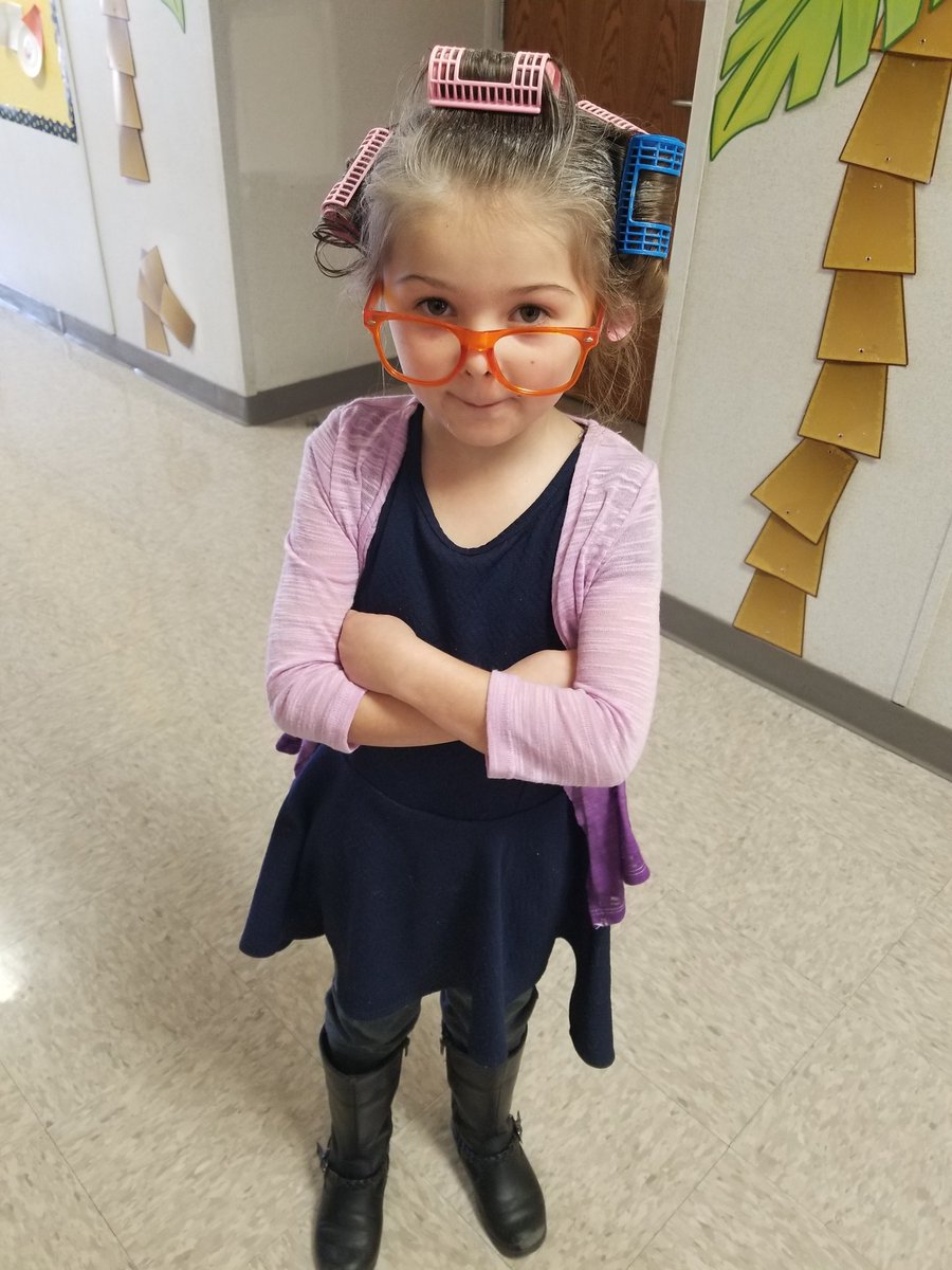 analeasa's tweet photo. Take a look at our @NavarroLISD students celebrating 100 days of school! #viejos #100days #100everything #NavProud https://t.co/LQ7IojtIBS