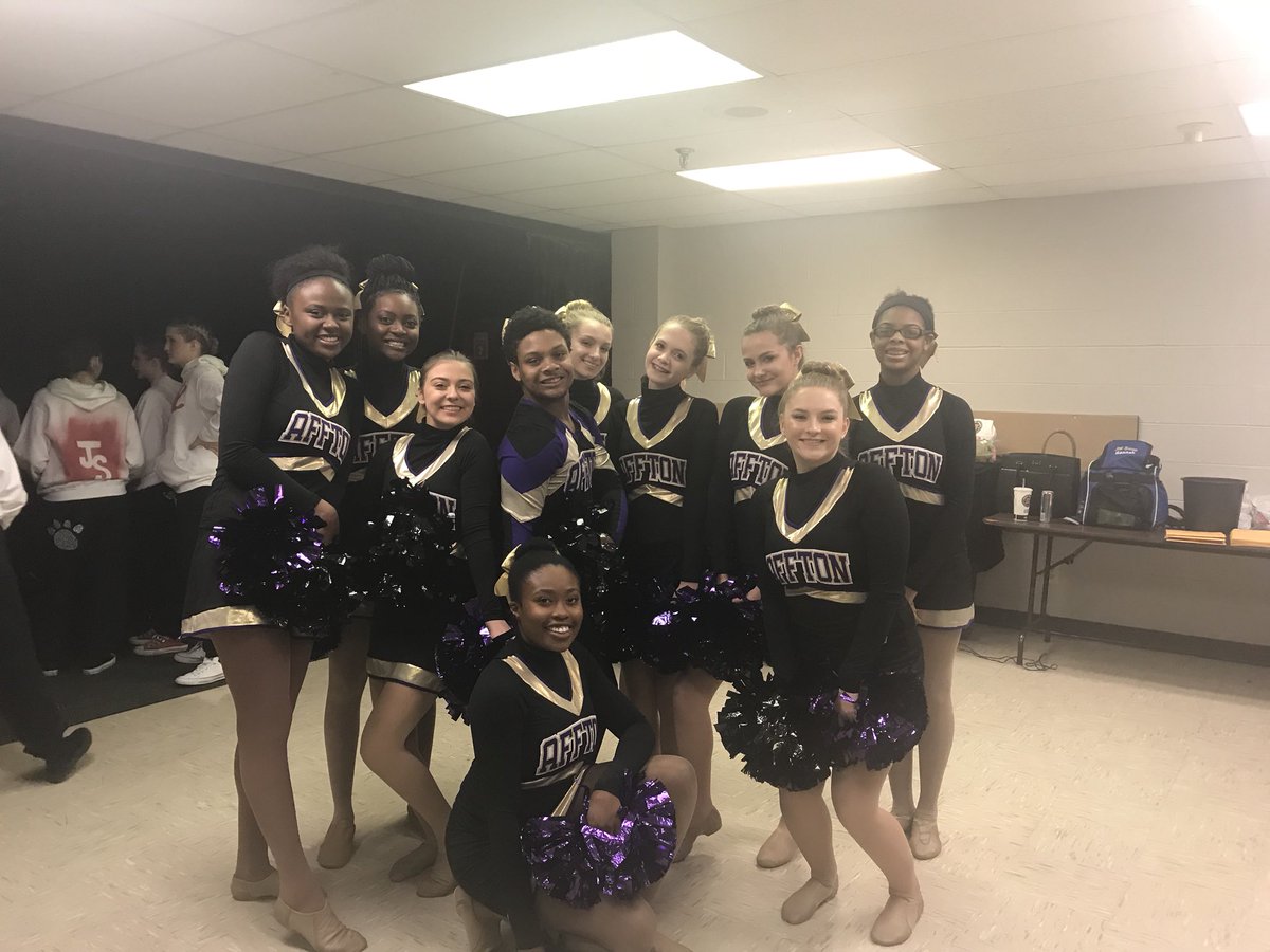 AfftonDanceTeam's tweet photo. @AfftonDanceTeam Backstage before their Seckman Spectacular performance ❤️ https://t.co/ayEeGhZSNM