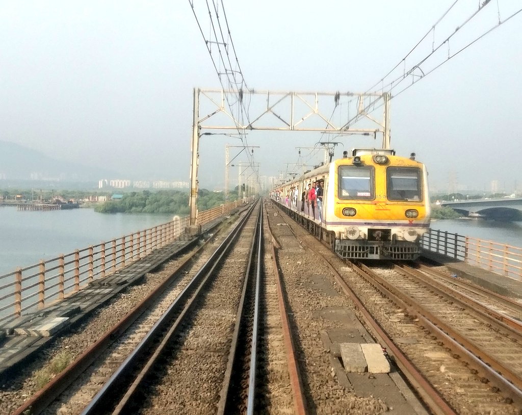 #TodayInHistory 
It was on 3.2.1925 the first Electric Multiple Unit service with 4-cars ran from the then Bombay VT (now Chhatrapati Shivaji Maharaj Terminus Mumbai) to Coorla (now Kurla) on harbour line.
#93YearsOfEMU