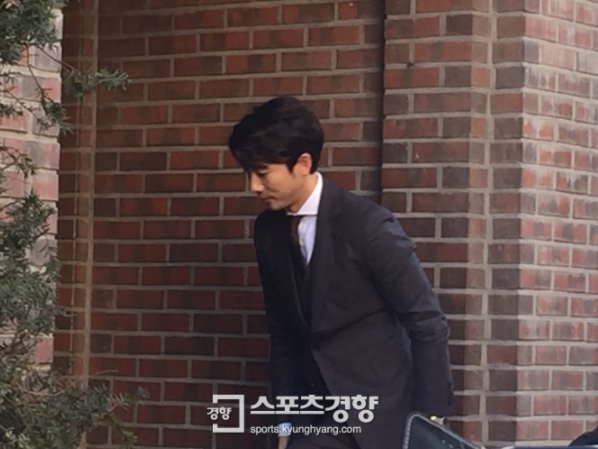bigbangupdates's tweet photo. Guests Arriving @ Taeyang &amp; Min Hyorin’s Wedding [PHOTO/VIDEO] https://t.co/7qDJICwifo #DopeWeddingCongratz https://t.co/lxIePVM2qB