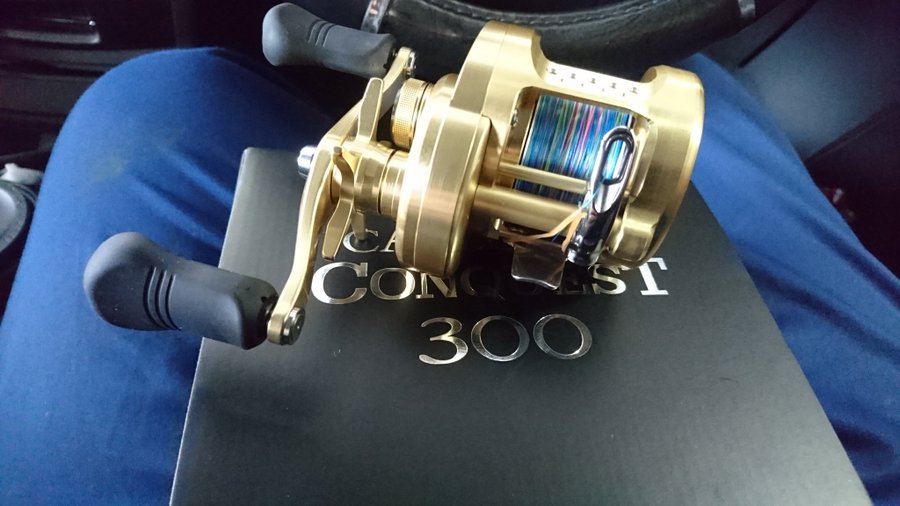 19000円 「特別コラボアイテム」 シマノ　18カルカッタコンクエスト300 リール