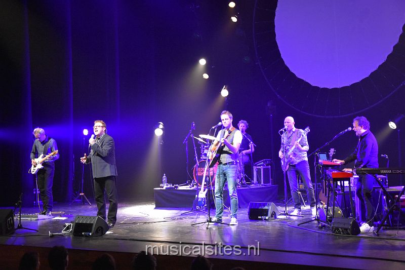 Musicalsites's tweet photo. Nederpop All Stars; helden van weleer https://t.co/WHwCKqNLPZ @NederpopAllStar https://t.co/IoFngn60by