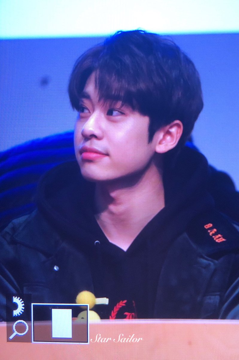 180203 상암 팬싸인회
#MXM #김동현 #동현 💎
흑흑 너무 어두웡..