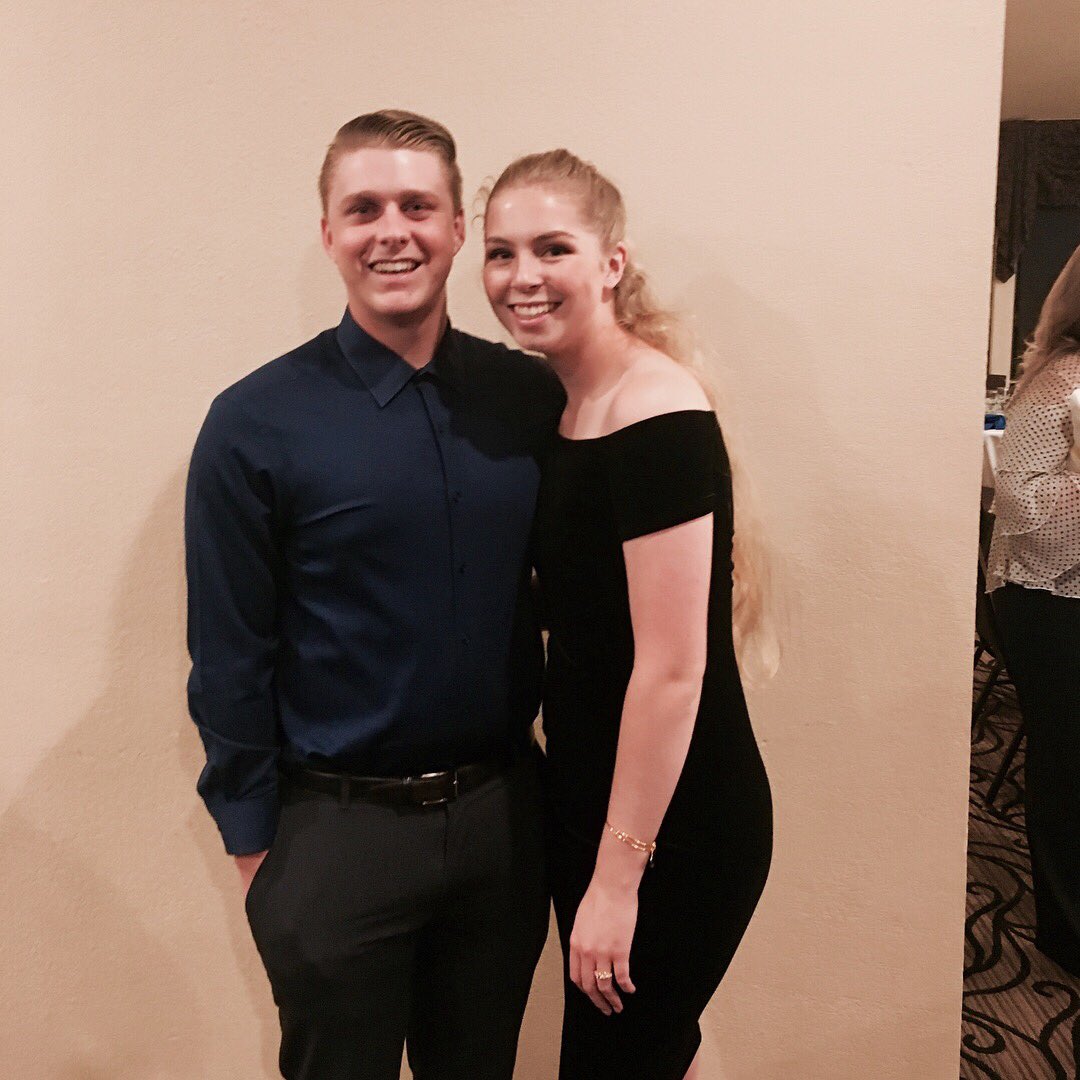 jennaeverson's tweet photo. Happy birthday @blake_mielke36  I love you so much, honey. You make my life and the lives of those around you so much better. Enjoy a year of being 19 ❤🎂🎉🎈 https://t.co/I0v3pAroX1