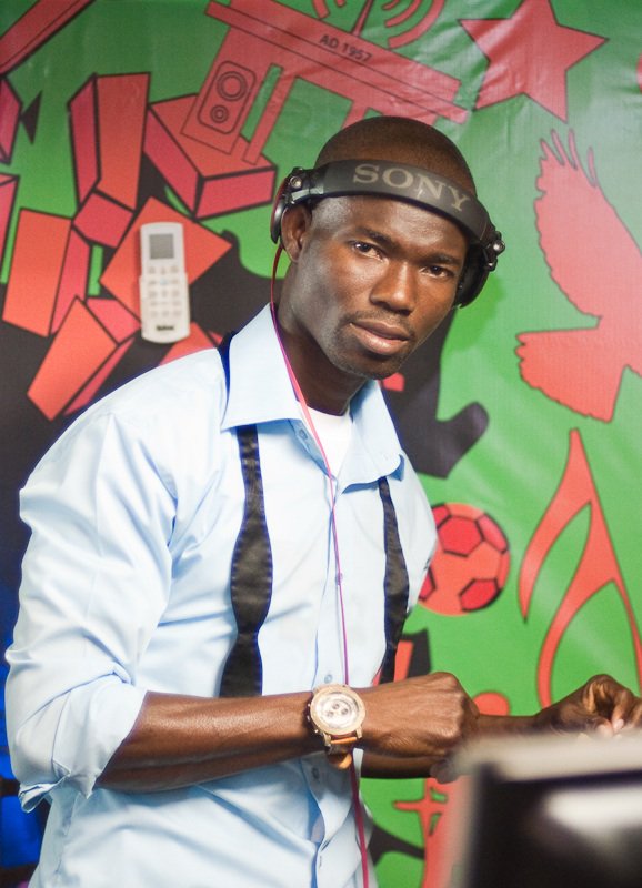 Y1079FM's tweet photo. Good morning ☀️ from @AgnesNtow &amp; @djsnoop107 on the Big Weekend Breakfast Show #bwbfs . You listening? https://t.co/w8viS0Bq9y