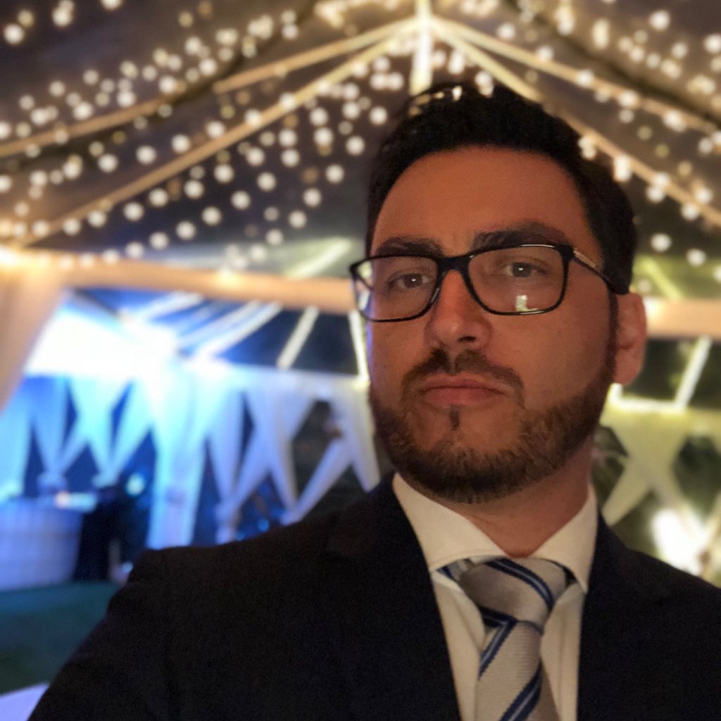 EstebanFiallo's tweet photo. #NuevaFotoDePerfil https://t.co/HHniPlGYoN