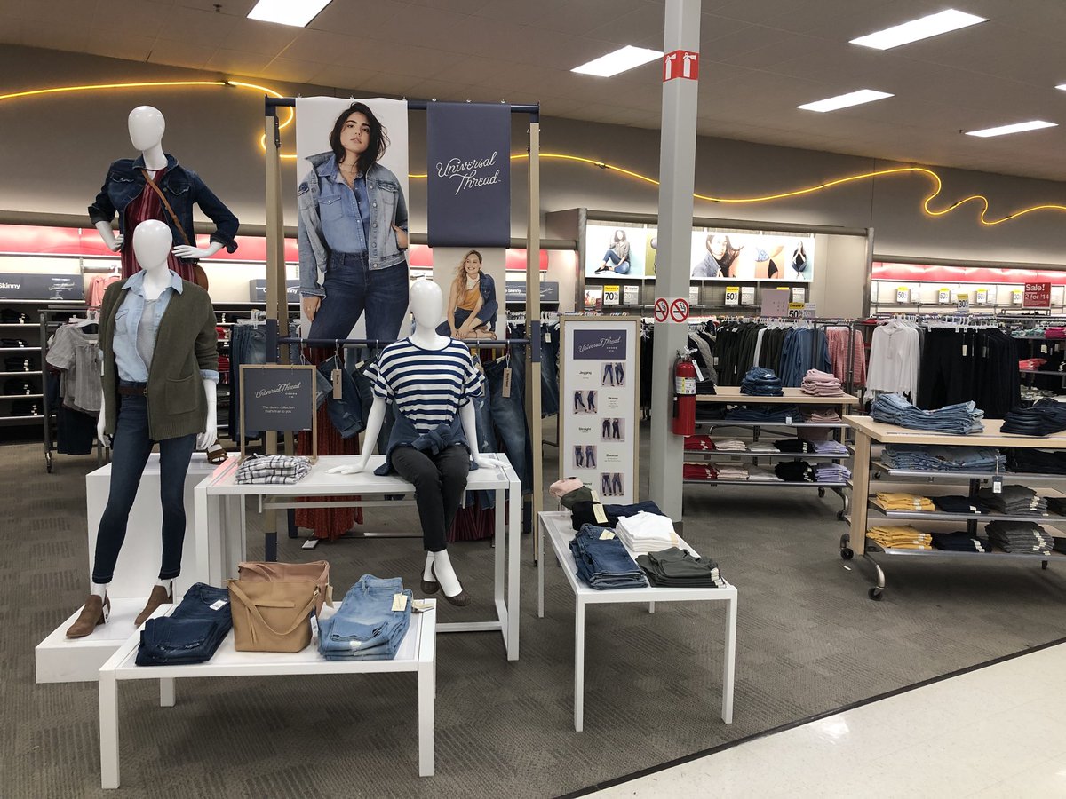 990 team and guest already loves our new brand! <a href="/KellySakai1/">Kelly Pergram</a>