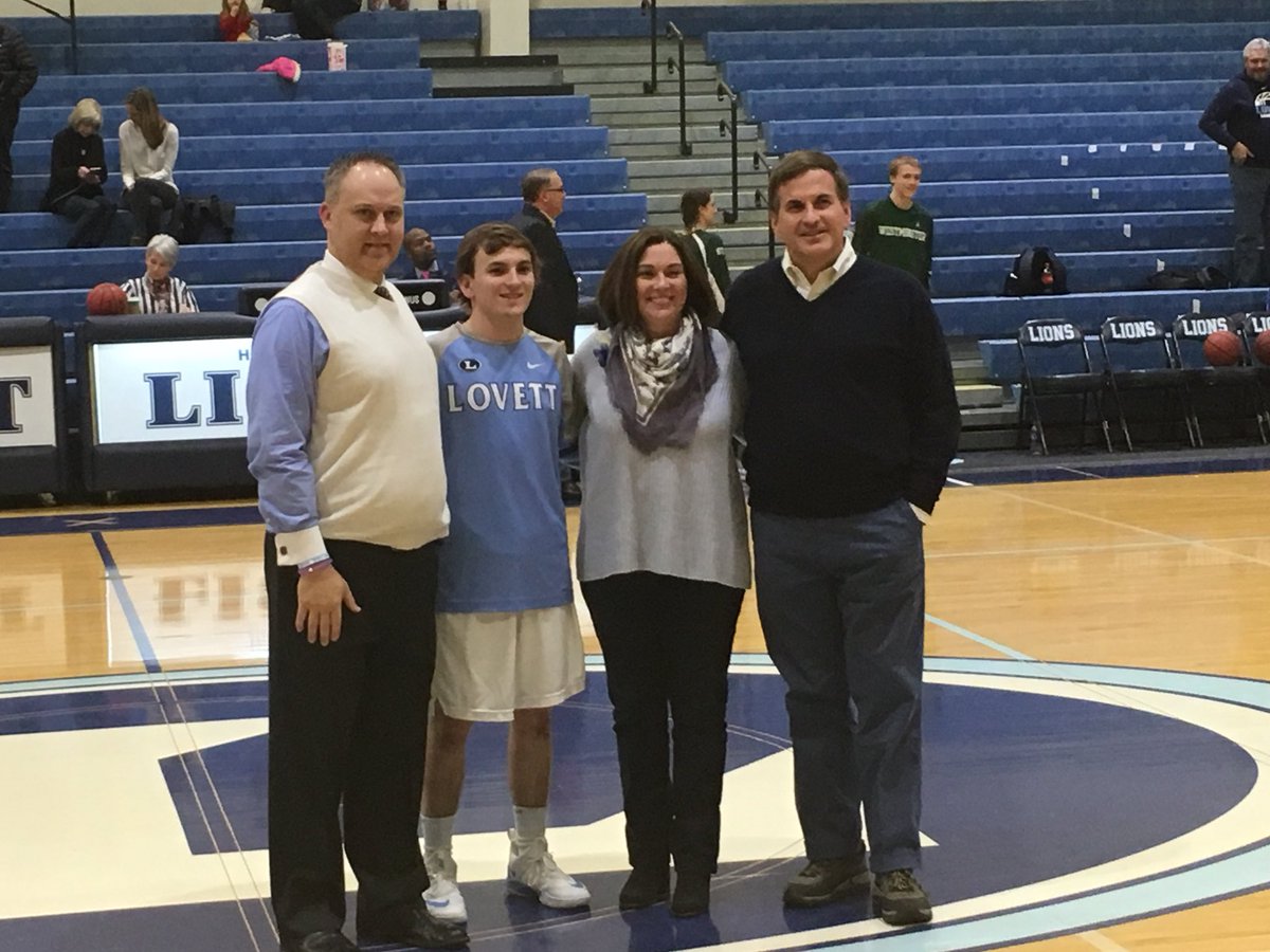 CoachJayOh's tweet photo. Awesome young man getting their due on senior night. 🦁🏀 @lovettathletics https://t.co/dLA9uGcW2p