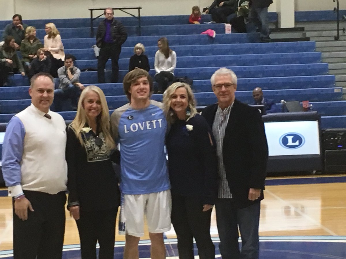 CoachJayOh's tweet photo. Awesome young man getting their due on senior night. 🦁🏀 @lovettathletics https://t.co/dLA9uGcW2p