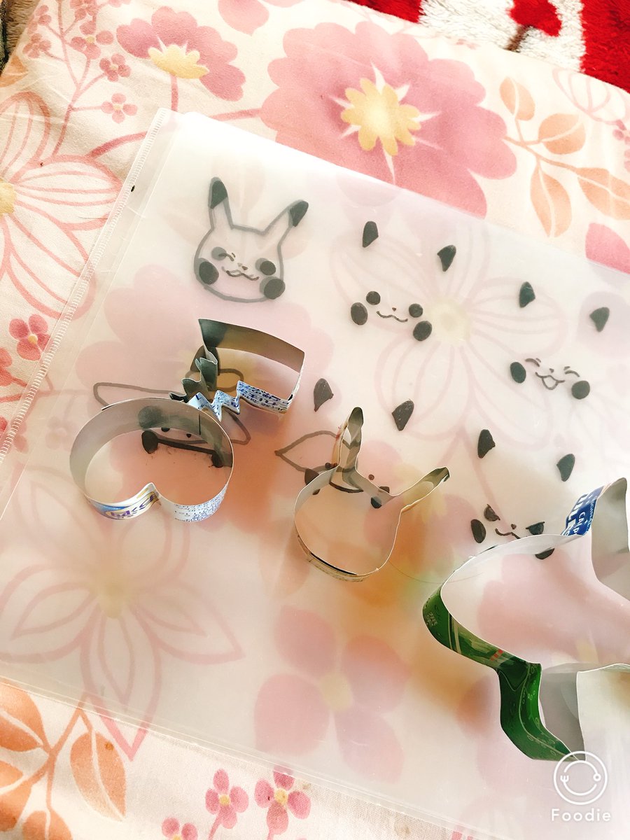 雛菊 1y ワーママ バレンタインは ピカチュウクッキーとピカチュウ尻クッキーにする W 型は手作りʬʬʬ あと お顔の下書きできたから来週末までに切り抜いて置かなきゃ 我ながら可愛くできた ᴗ ˬᴗ リクエストのシャチも型作って白抜き 雛菊 1y ワーママ バレンタインは ピカチュウクッキーとピカチュウ尻クッキーにする W 型は手作りʬʬʬ あと お顔の下書きできたから来週末までに切り抜いて置かなきゃ 我ながら可愛くできた ᴗ ˬᴗ リクエストのシャチも型作って白抜き