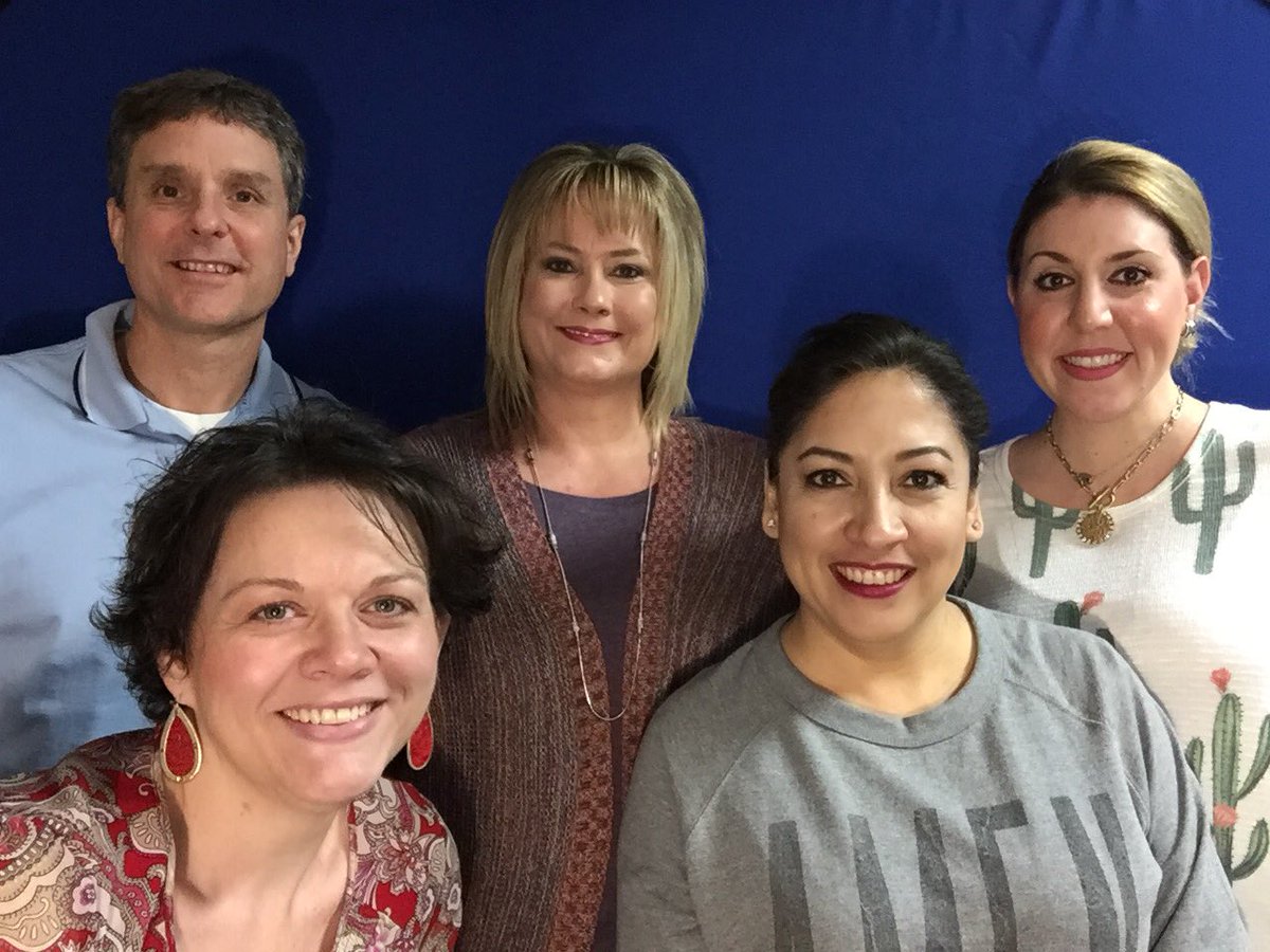 WendyKB79's tweet photo. Day2: I enjoy spending time with coworkers!
#iheartecisd #techtribe #28daysoflove https://t.co/BulCspSv9X