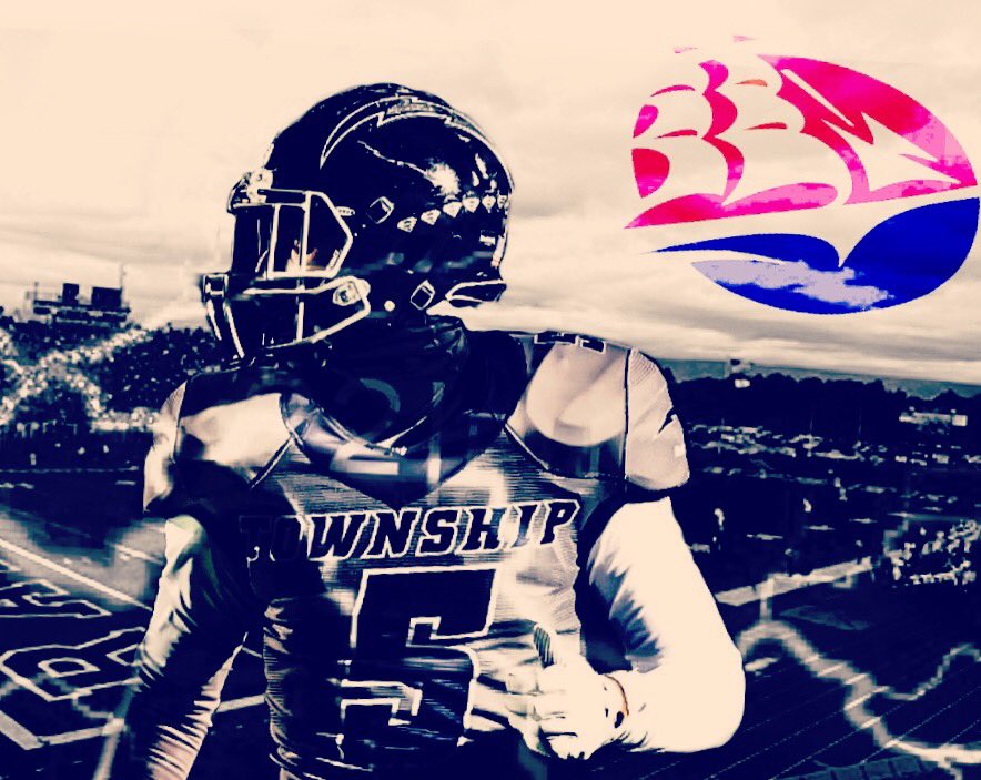 XavierRoman23's tweet photo. Honored to announce I will be continuing my academic and football career at SHIPPENSBURG UNIVERSITY!!🔴🔵 @sav14age @MCBDCLB @ShipFootball #GoRedRaiders https://t.co/tks0hTFgjl